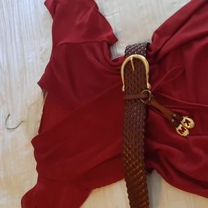 MICHAEL KORS Woman Leather Belt size 6,Genuine BONDED Leather. Keychain on belt.